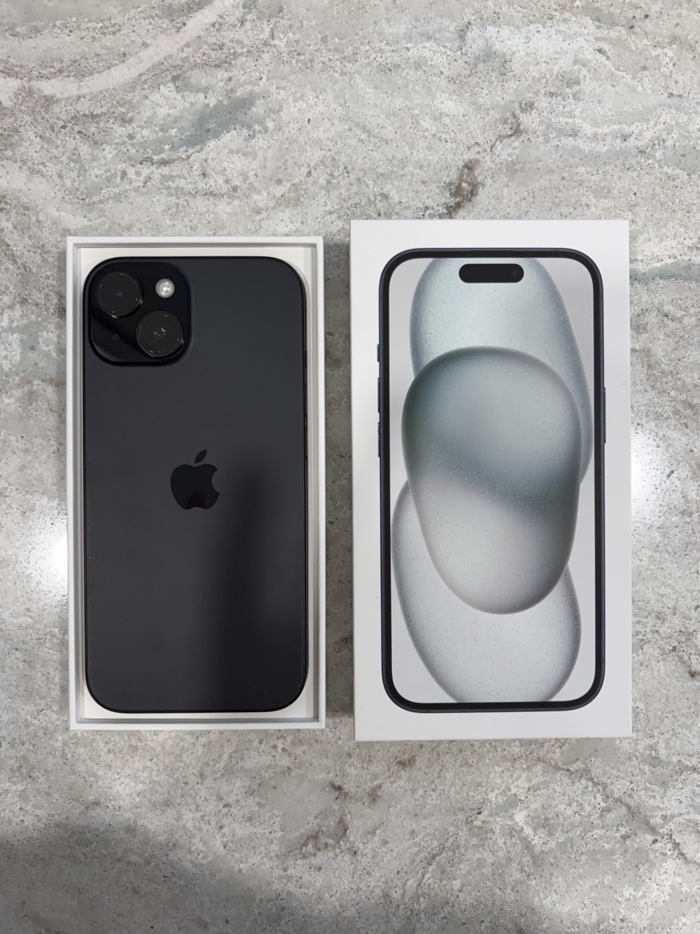 Apple iPhone 15 128GB - Black